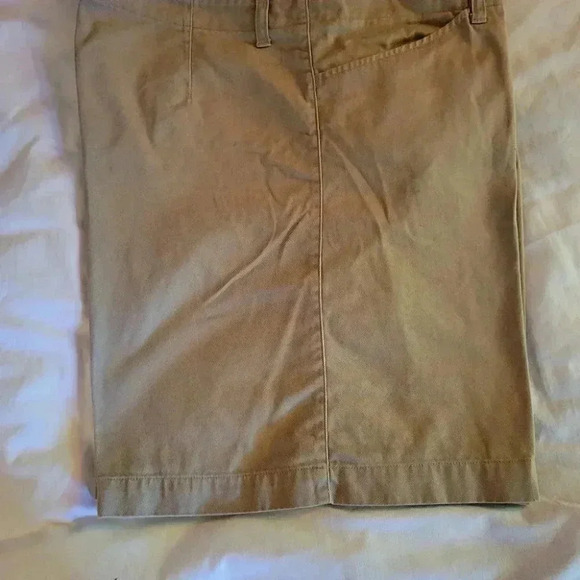 Jones New  York Beige Shorts size 12 cotton - Picture 1 of 9